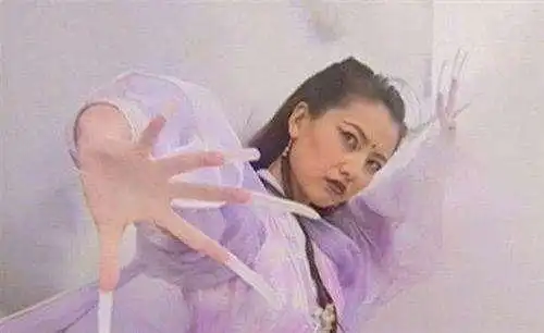 为何九阴白骨爪在射雕英雄传中垃圾,倚天屠龙记中厉害