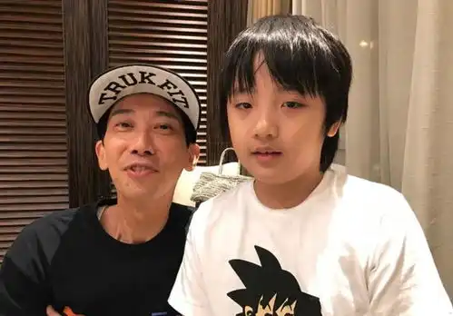 费曼近照胖成两个魔童,网友吴镇宇这是从源头帮儿子断绝女粉啊