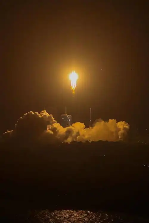 人民网祝贺第五个全国科技工作者日,天舟二号发射成功