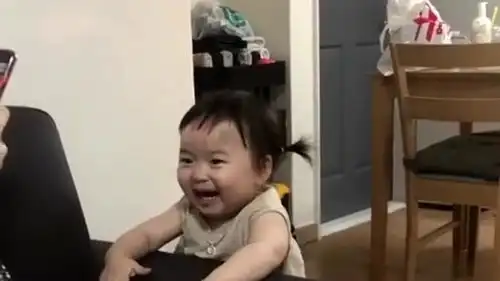 这表情包真的萌翻我了,看完你准备发给谁,又在忽悠我生女儿