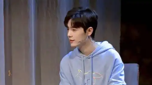 终于等来了肖战话剧首演,黄景瑜等送花篮道贺,可没王一博