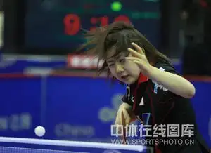 福原爱亮相中国公开赛秀发飞舞表情很怪