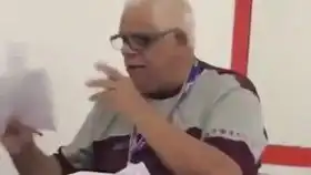 一老师批改作业用的是这种贴纸,一个表情胜过千言万语