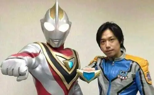 吉冈毅志应援鹤野刚士,继戴拿人间体之后,盖亚人间体也沦陷了吗