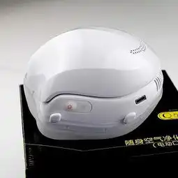 对镜子呼气起雾