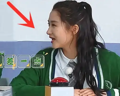 baby答对题目时,谁注意关晓彤的表情暴露女生之间的小心思
