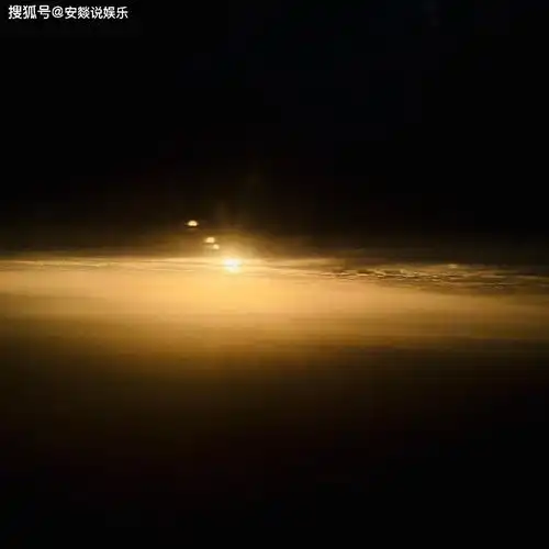 肖战七夕发自拍,笑容灿烂加上幽默表情包,战战是要回来了吗