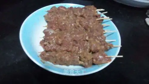 香烤羊肉串的做法香烤羊肉串怎么做冬天的泥鳅的菜谱美食天下