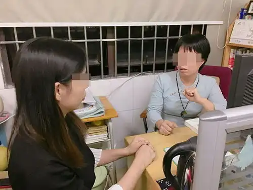 老师让数1万颗豆,宝妈陪娃数到半夜生气怎会有这样的作业
