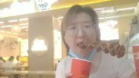 坐地铁逛北京14号线大望路到枣营,蓝色港湾真热闹好像农村赶集