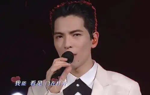 萧敬腾下雨热搜翻车,至今未转发一个中国,登七夕晚会表演遭质疑
