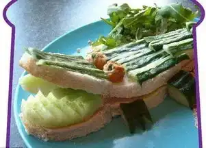 这是亲爸煮的菜,流着泪也得吃下去
