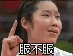 马路中央,姑娘突然一个倒栽葱火了看得人吓出一身冷汗