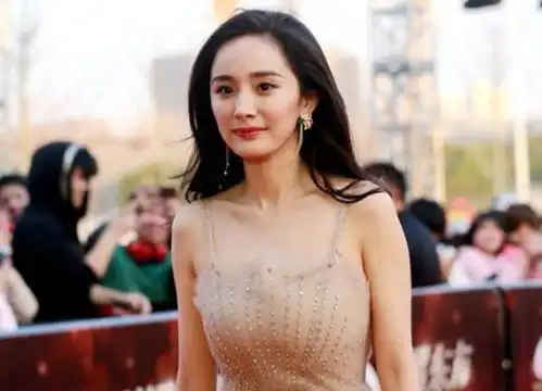 杨幂略显疲态,钟汉良王凯没睡醒,刘涛颜值在线,关晓彤沦为表情包谁才是昨日红毯秀最佳