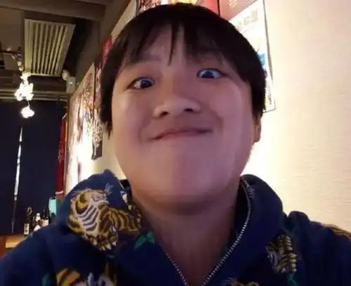 有种整容式长大叫费曼,被网友吐槽太胖不好看,如今帅气高挑
