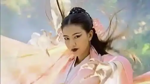 倚天屠龙记周芷若练成九阴白骨爪,胡作非为,最后被黄衫女秒杀