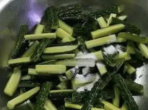 黄瓜怎么腌好吃教你一招,又香又脆超级好吃,上桌就被抢