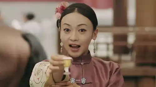 璎珞在宫市里摆摊卖酒,抢尽风头,一看纯妃表情绝了