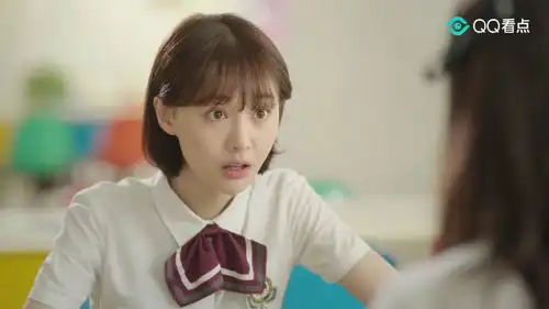 立夏吐槽程七七太能扯,以后失业了可以出去摆摊算命,七七表情亮了
