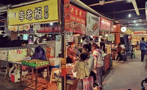 城管打电话喊小贩摆摊地摊到底有多火六张图片告诉你