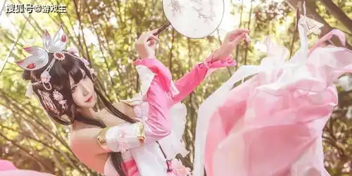 腐团儿cos王者荣耀甄姬游园惊梦,古风装扮出色演绎