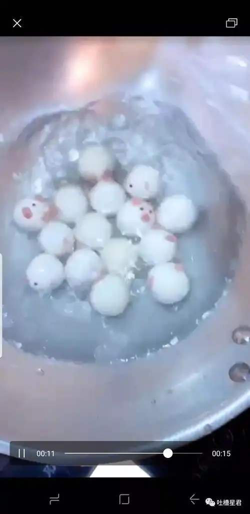 不小心在家庭群里发了沙雕表情包,群聊尬出一身冷汗...