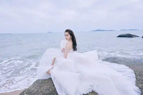 关晓彤和陈飞宇的表情惹眼,可身边的邱天火了,美过杜鹃,蝙蝠侠口罩惹争议