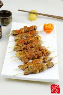 没有烤箱也能在家吃上羊肉串,这样处理一下羊肉才会鲜嫩不膻气