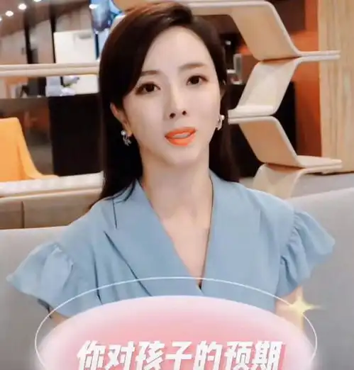 央视李思思和儿子吵架因布置额外作业,孩子情绪爆发起争执