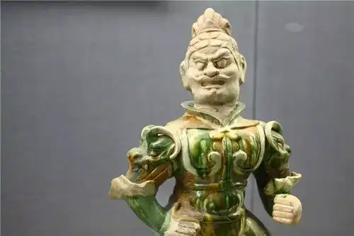 亮宝楼文博守护千年,中国古代墓葬里的守卫者