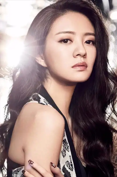 明星精美图片728安以轩