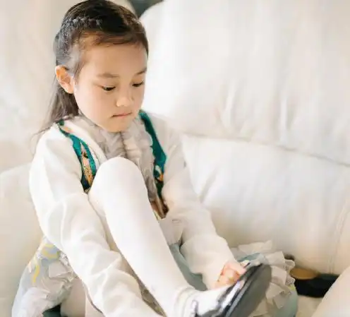 李小璐离婚后生活更悠闲,自曝体重只有39.6公斤,教甜馨骑自行车母爱爆棚