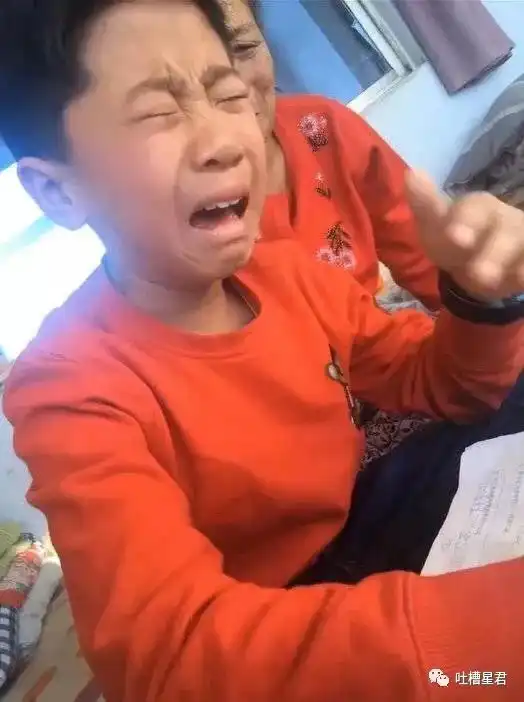 不小心在家庭群里发了沙雕表情包,群聊尬出一身冷汗...