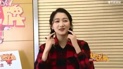 关晓彤自曝为减肥焦虑,被化妆师的表情包笑了一整年