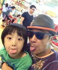吴镇宇儿子费曼扮修女孪生姐姐曝光6823720