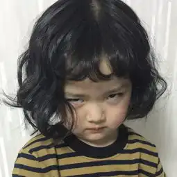 这个被你用来做表情包的小姑娘,这次又又又火了