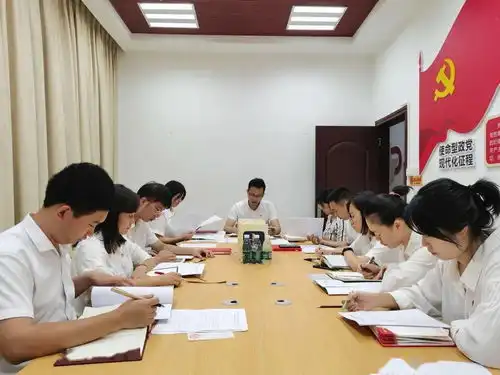 团市委领导班子签订严守三个规定公开承诺书