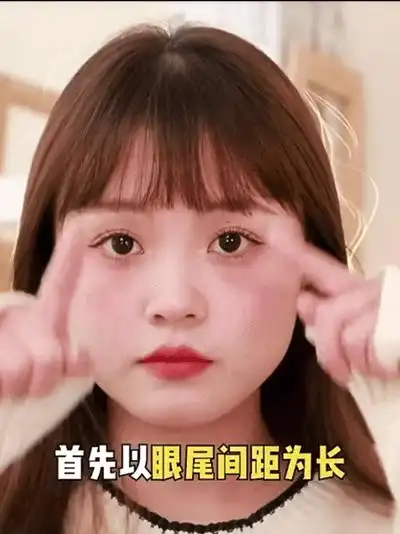 脸大脸圆的女孩一定要试试这5款刘海,又美又时髦