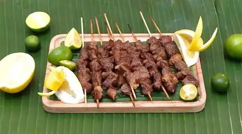 没有木炭烤炉也能做孜然羊肉串,有个平底锅就行