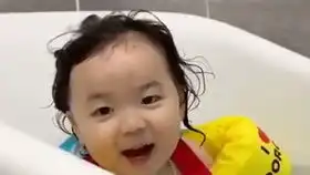 黄河温表情包女孩温温的大脸攻击