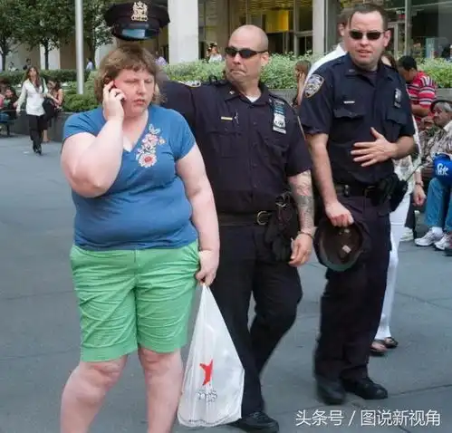 别再每天上理发店了,现在流行这个,女生在家也能卷发直发随心变