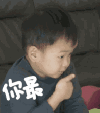 正能量老人郑州卖红薯遇车爆胎,市民帮修车又送饭,网友真暖心