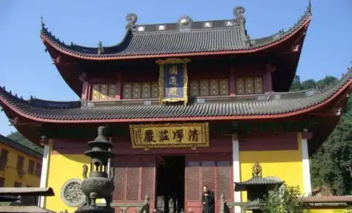 历史上权力最高的太后之一,将寺庙发展到达顶峰,生活却极不检点