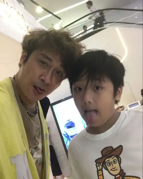 爸爸去哪儿萌娃大变样费曼变肥曼,夏天变成咖啡色