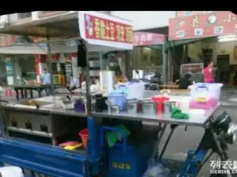 图大功力电动三轮小吃车,车架子很大,可用做烧烤,凉拌菜,粉深圳自行车电动车