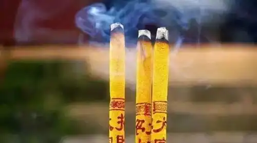 烧香被香火烫了,预示这十种情况