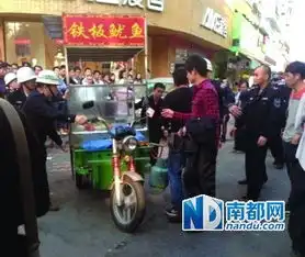 厦门城管改行占道摆摊遇昔日队友执法图