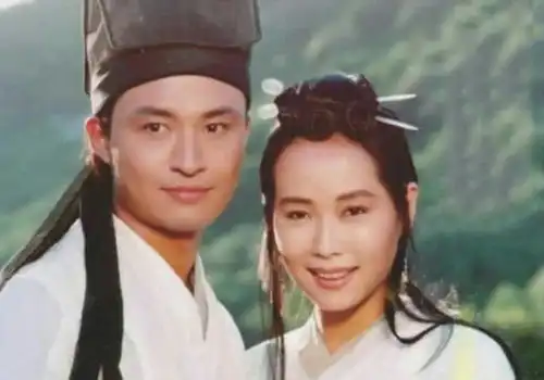琼瑶剧男主马景涛现场送吻女粉,网友太吓人了,不敢当他粉丝