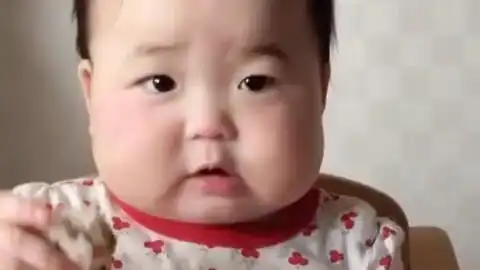 黄河温表情包女孩温温的大脸攻击