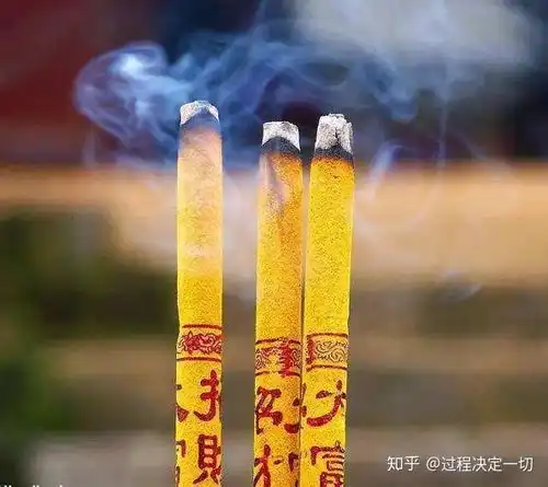 烧香为什么要烧三根你知道其中含义吗这里可有大讲究